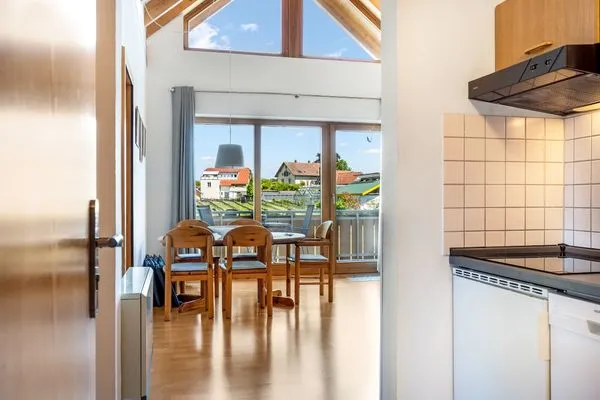 Ferienhaus Kuprella Ferienwohnung Kuprella 2 Nonnenhorn - Küche mit Essbereich
