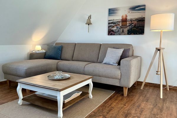 Wohnzimmer mit Couch