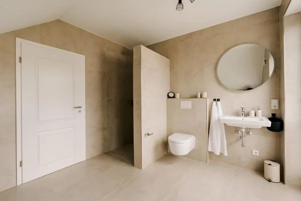 Badezimmer  de Diek - Suite 4 | Seitliche Deichlage