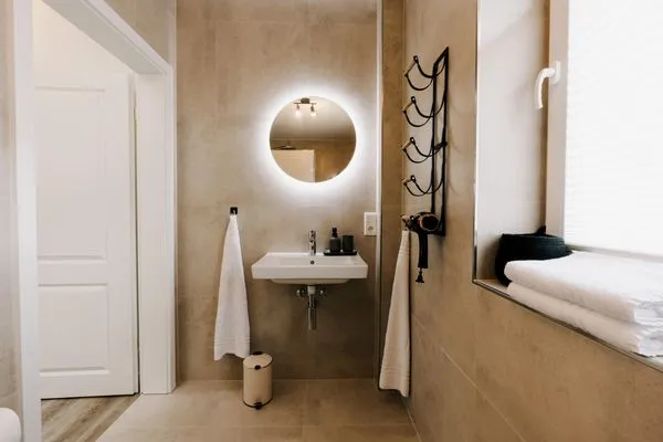 Badezimmer  de Diek - Suite 4 | Seitliche Deichlage