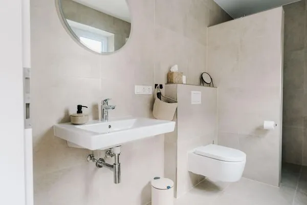 Badezimmer  de See - Suite 1 | Direkte Deichlage