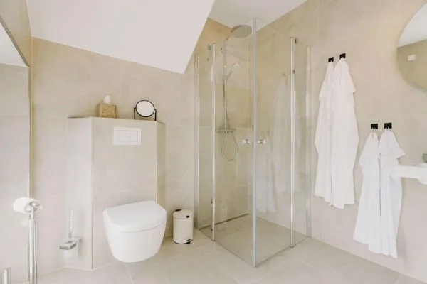 Badezimmer  de See - Suite 2 | Direkte Deichlage