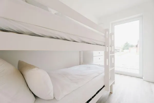 Bett  de See - Suite 3 | Seitliche Deichlage