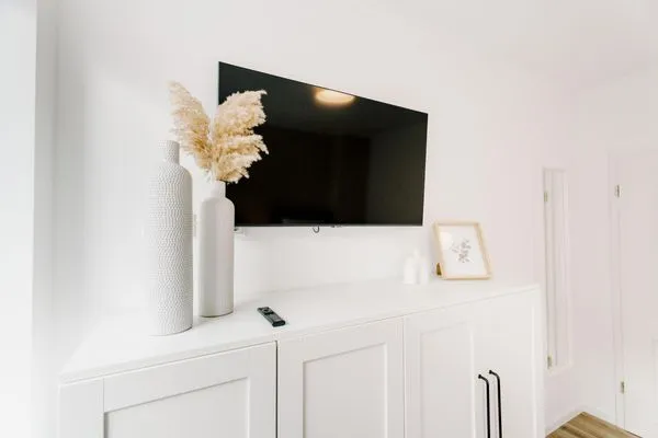 TV / Multimedia  de See - Suite 4 | Seitliche Deichlage