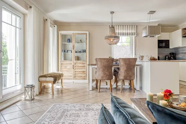 Blick auf den Essbereich Parkresidenz am Hafen Wohnung HF 14 - "Sandburg Zingst"