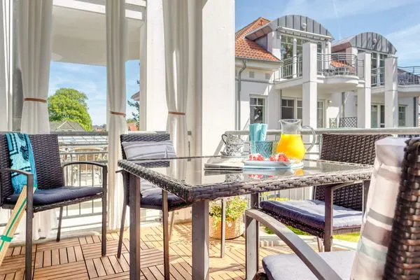 möblierter Südbalkon Parkresidenz am Hafen Wohnung HF 14 - "Sandburg Zingst"