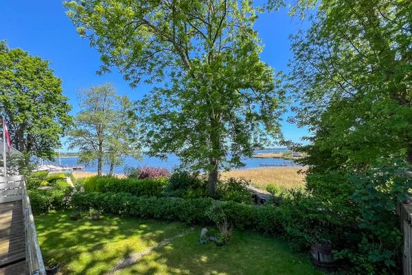 Meerblick  Traumhaftes Ferienhaus für bis zu 6. Personen mit Blick und Zugang zur Schlei