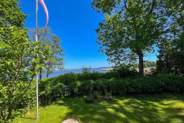 Meerblick  Traumhaftes Ferienhaus für bis zu 6. Personen mit Blick und Zugang zur Schlei