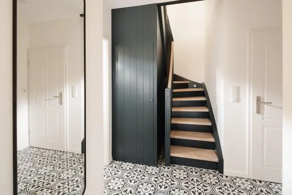 Flur  Suite West | Seitliche Wasserlage