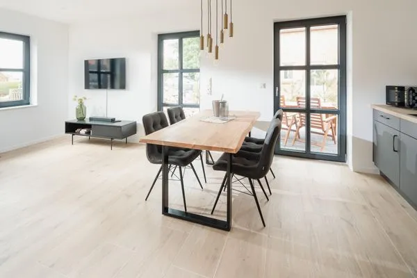 Wohn/Essbereich  Suite Süd | Seitliche Wasserlage