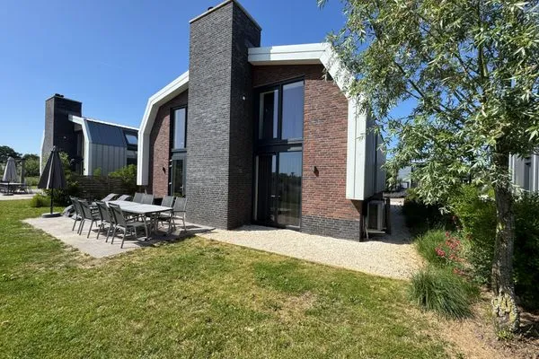  EuroParcs De Kraaijenbergse Plassen 12-Personen-Villa BeachLife Nr. 318