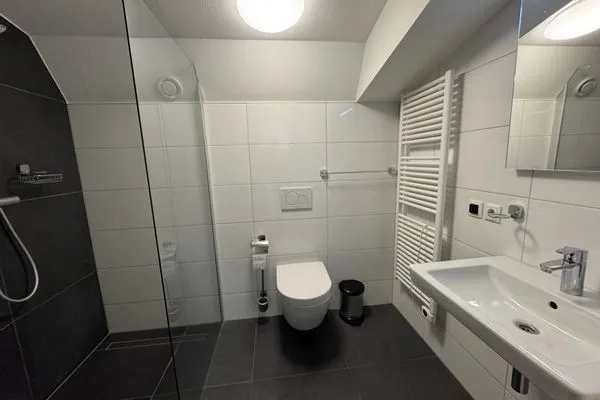  EuroParcs De Kraaijenbergse Plassen 12-Personen-Villa BeachLife Nr. 318