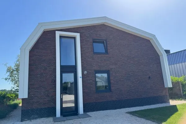  EuroParcs De Kraaijenbergse Plassen 12-Personen-Villa BeachLife Nr. 318