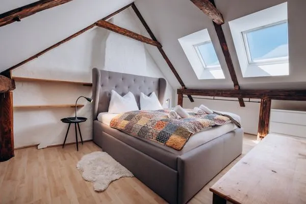 Schlafzimmer 2, Doppelbett und Fernseher  KUL App. 5