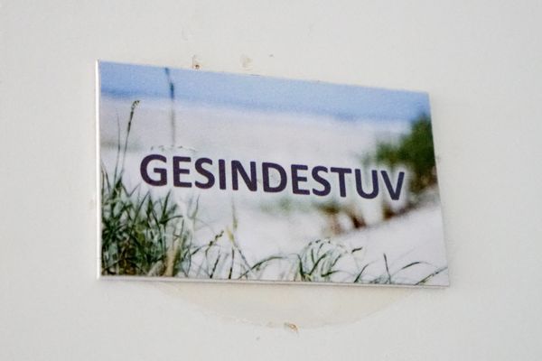  Haubarg Ossenhoff Appartement Gesindestuv Tating - Eingangsschild