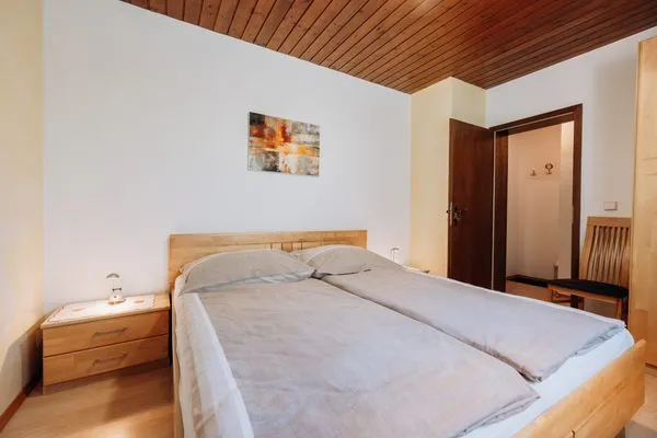 Schlafzimmer 5, Doppelbett  Apartment Sonnenhang by Alpenidyll Apartments