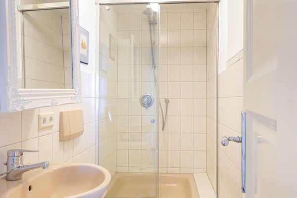  Haubarg Ossenhoff Appartement Kälvstall Tating - Badezimmer