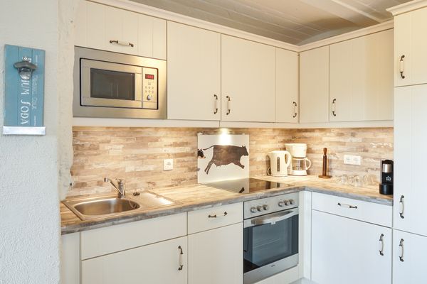  Haubarg Ossenhoff Appartement Kohstall Tating - Küche