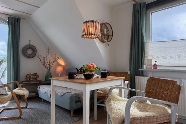 Essbereich mit Platz für 2 (plus zusätzliche Hocker)  Nordlicht