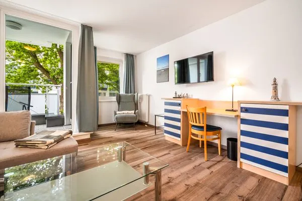 Ferienwohnung Leuchtturm Arbeitsplatz im Wohnzimmer  Leuchtturm