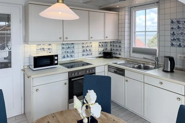 Küche / Küchenzeile  Ferienwohnung „Südspitze 10 mit Meerblick"