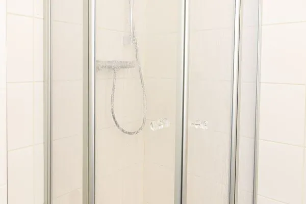 Badezimmer mit Dusche  Zur Wellenwiese 15