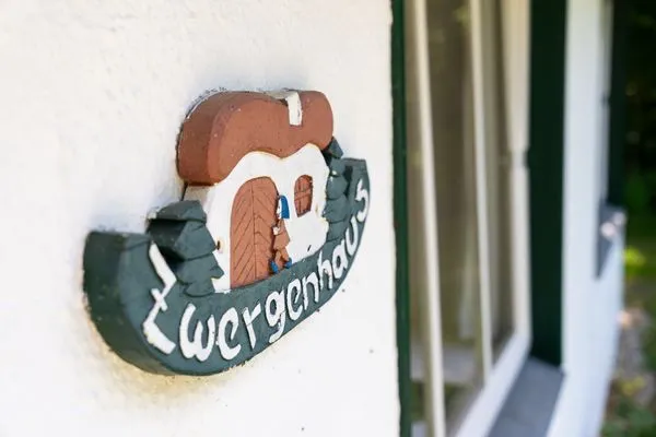 Dekoratives Detail  Zwergenhaus
