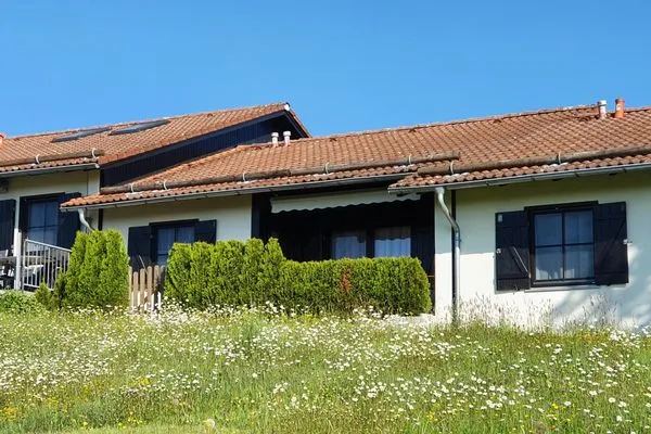 Hauptansicht Feriendorf Hochbergle Haus 99