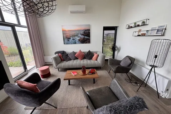  EuroParcs Enkhuizer Strand Cube Elite Paradiso mit Zaun Haus Nr. 211