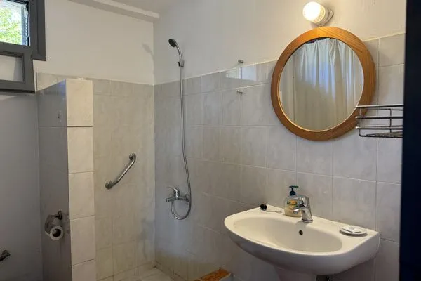 Badezimmer  Ageranos