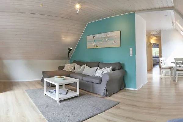 Wohnzimmer  Ferienwohnung „Ankerplatz“ am Wittensee – ruhig, nordisch, familienfreundlich mit Spielscheune