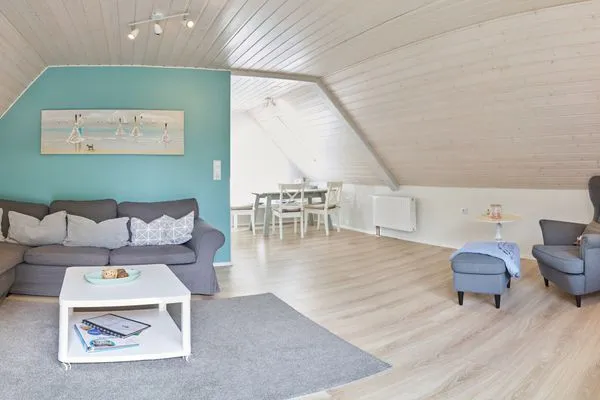 Wohnzimmer  Ferienwohnung „Ankerplatz“ am Wittensee – ruhig, nordisch, familienfreundlich mit Spielscheune