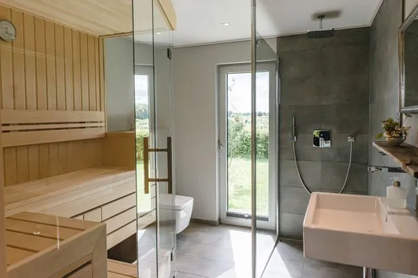 Badezimmer im EG mit Sauna und Gartenzugang  Ferienhaus Friedrich 15