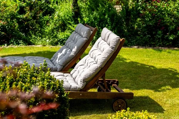 Ferienhaus Kathi in Jabel Sonnenliegen im Garten  Kathi