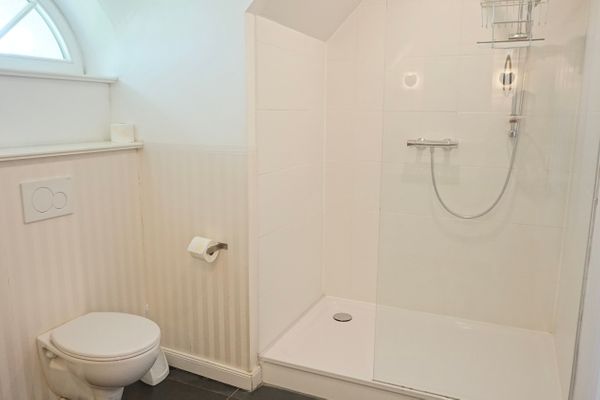  Reetdachhaus Dünenwarft Tönning - Toilette