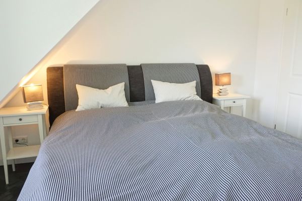  Reetdachhaus Dünenwarft Tönning - Doppelbett