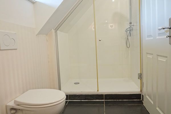  Reetdachhaus Dünenwarft Tönning - Dusche