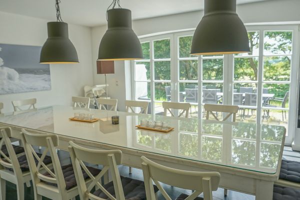 Reetdachhaus Dünenwarft Tönning - Blick auf Terrasse