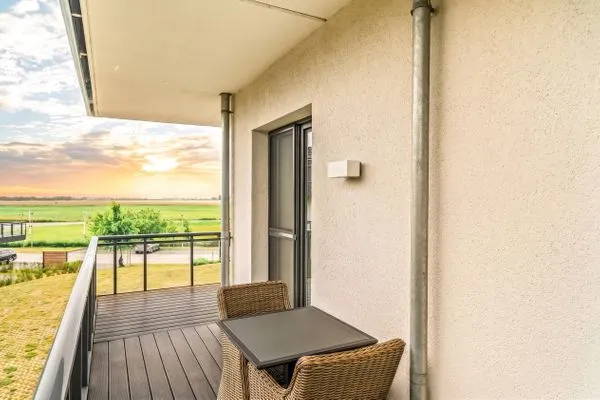 Ferienwohnung Boddenstuv Ostseebad Wustrow - ZweiWasser Alte Seefahrtschule Balkon  Boddenstuv