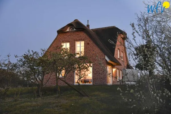 Hauptansicht Landhaus Ostdüne Ferienwohnung Dünenmeer