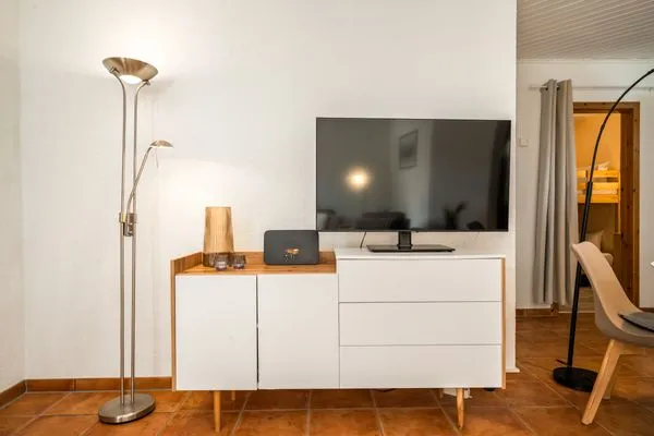 Blumenhaus in Waren TV im Wohnbereich  Blumenhaus