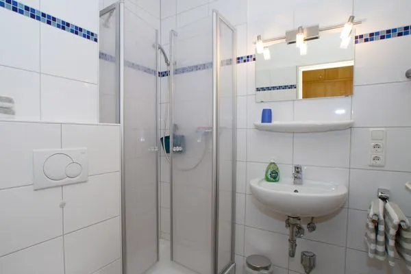 Badezimmer Zedeliusstraße 14 Kleine Pause Whg. 06