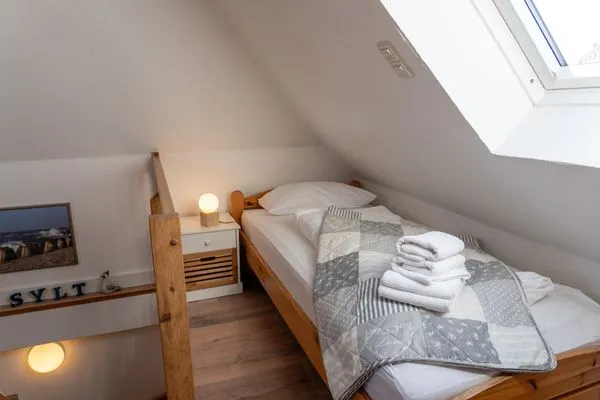 Schlafzimmer DG  Lister Tor 01