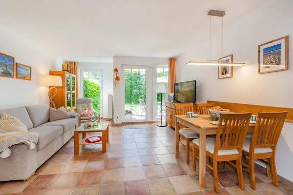 Wohnzimmer  Ferienwohnung Seelenhafen mit Terrasse und nur 400 m zum Strand