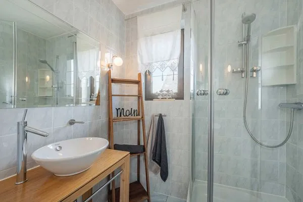 Badezimmer  Ferienhaus Sonnendeck mit Sauna, Kamin & Terrasse für 12 Personen