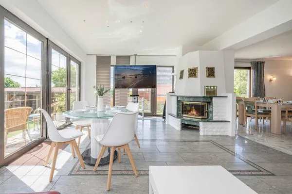 Hauptansicht  Ferienhaus Sonnendeck mit Sauna, Kamin & Terrasse für 12 Personen