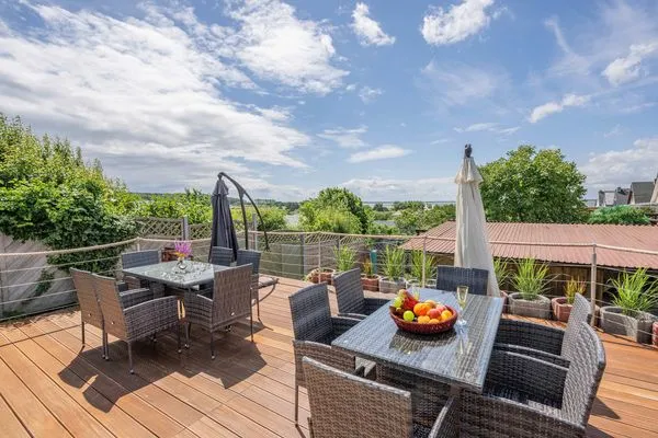Terrasse  Ferienhaus Sonnendeck mit Sauna, Kamin & Terrasse für 12 Personen