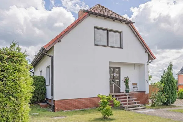 Fassade / Eingang  Ferienhaus Sonnendeck mit Sauna, Kamin & Terrasse für 12 Personen