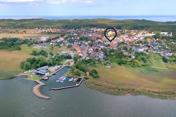 Vogelperspektive  Ferienhaus Sonnendeck mit Sauna, Kamin & Terrasse für 12 Personen