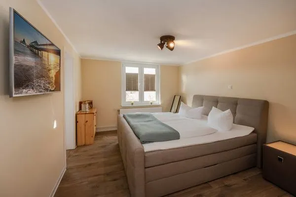 Hauptansicht  Ferienwohnung Mittschiffs mit Sauna, Whirpool & Garten - nur 500 Meter zum Meer
